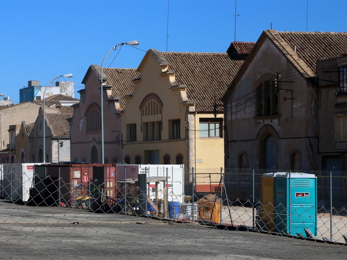 Exterior dels cellers centenaris de Vilafranca, amb la nau central reservada per al futur viver de cellers.