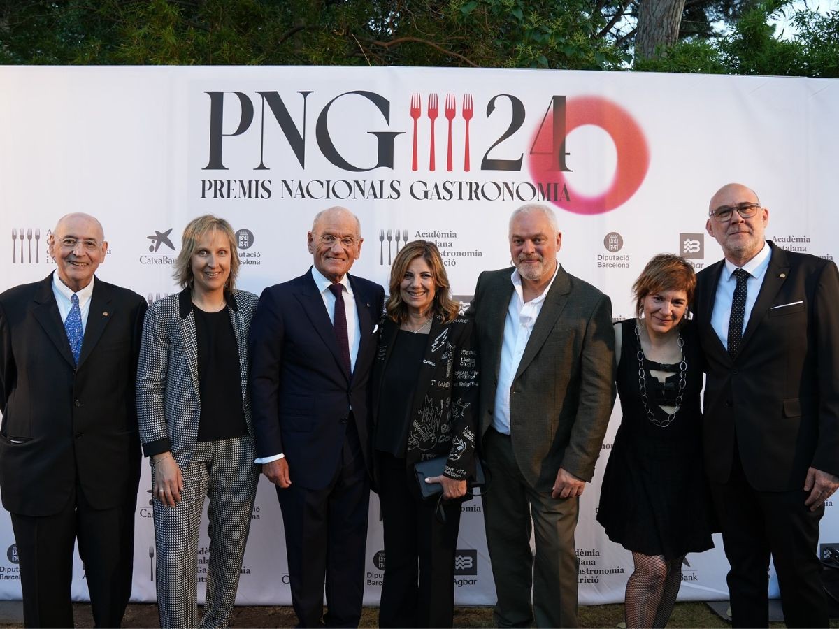 Paco Solé, Fina Navarro, Carles Vilarrubí, Núria Bonet, Xavier Pellicer, Empar Moliner i Toni Massanés.